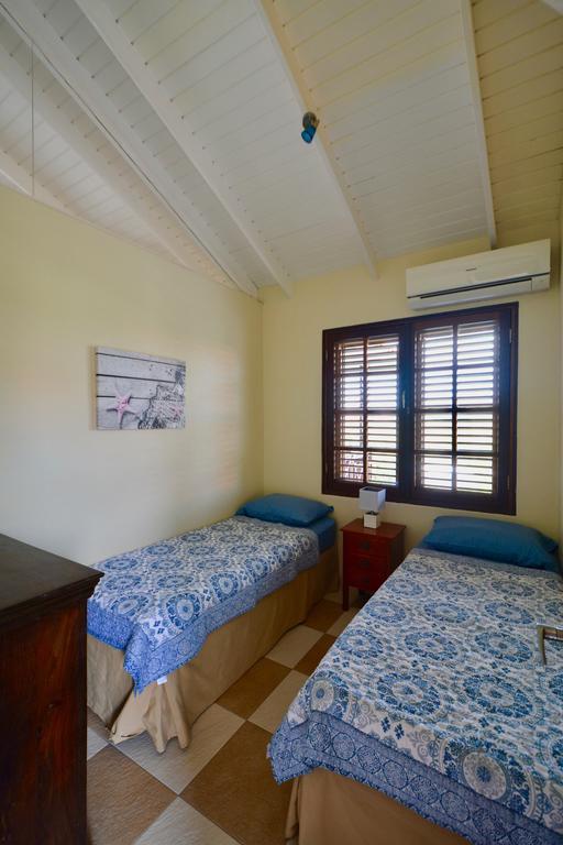 Villa At The Beach, Blue Bay Golf & Beach Resort Exterior photo