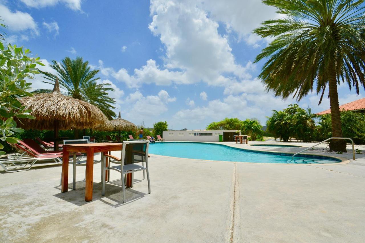 Villa At The Beach, Blue Bay Golf & Beach Resort Exterior photo